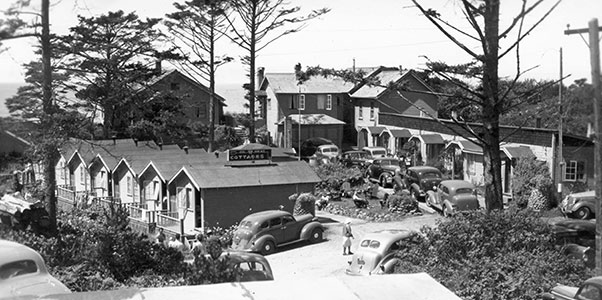 Mrs-White's-cottages-on-corner-of-NW-15th-and-Harbor-in-Oceanlake